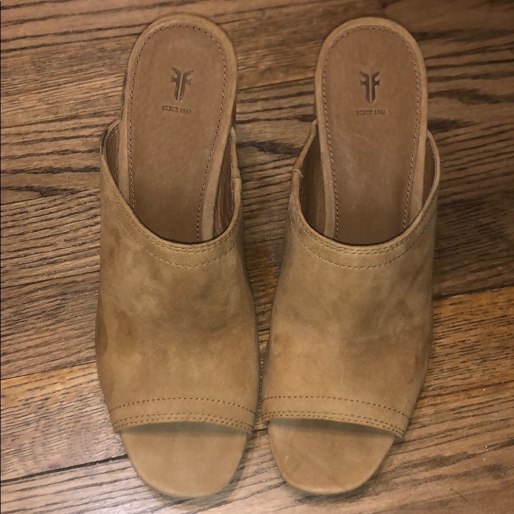 Frye pumps